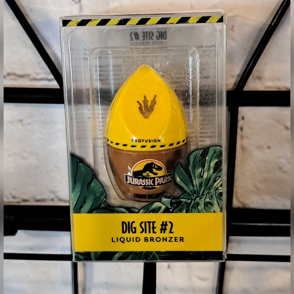 Jurassic Park Dig Site 2 Bronzer new never opened